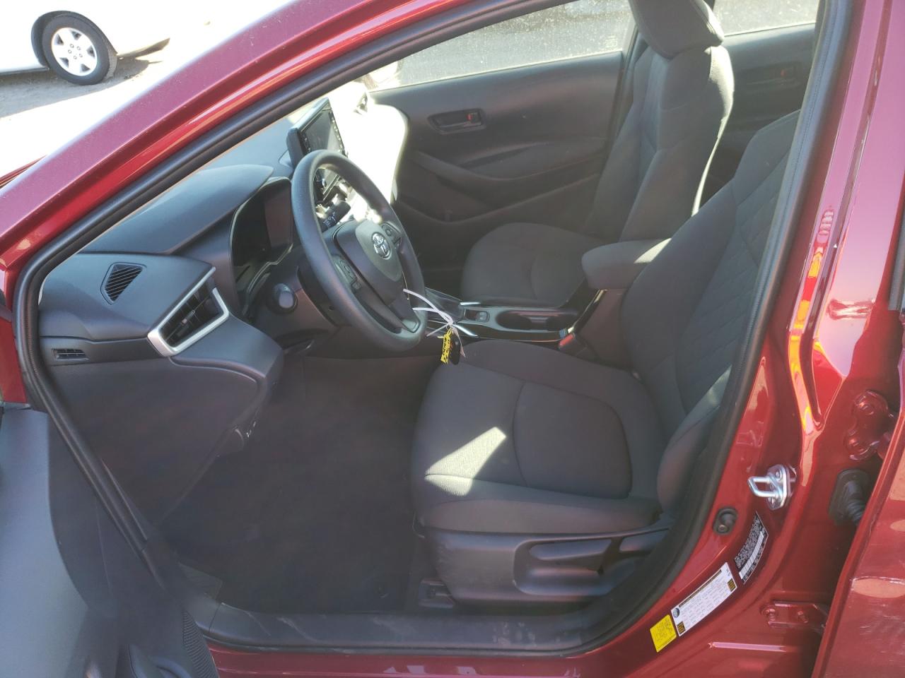 Photo 5 from auction – 2022 TOYOTA COROLLA LE with VIN JTDEAMDE1NJ040184