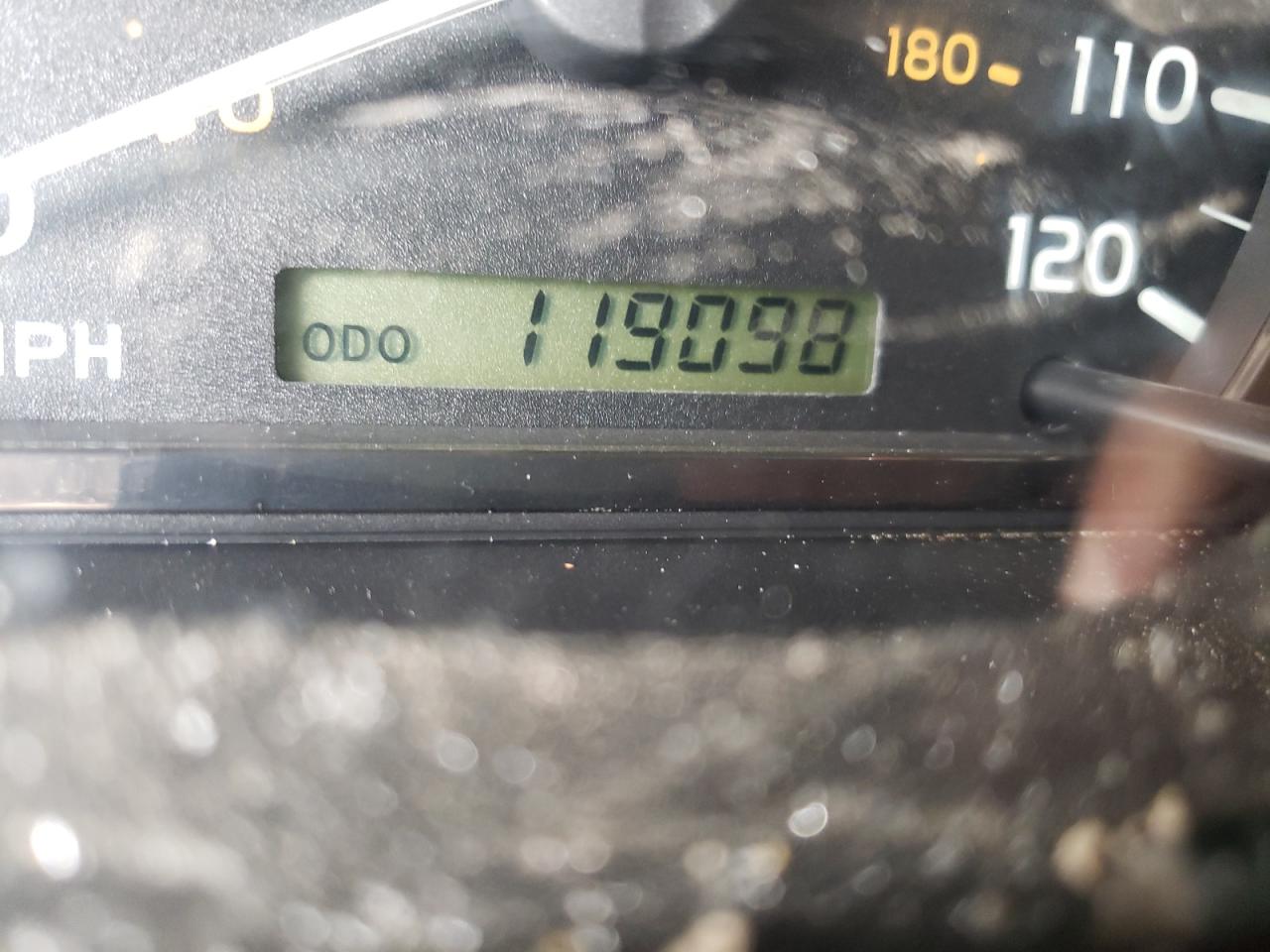 Photo 8 from auction – 2006 TOYOTA SEQUOIA SR with VIN 5TDZT34A66S269998