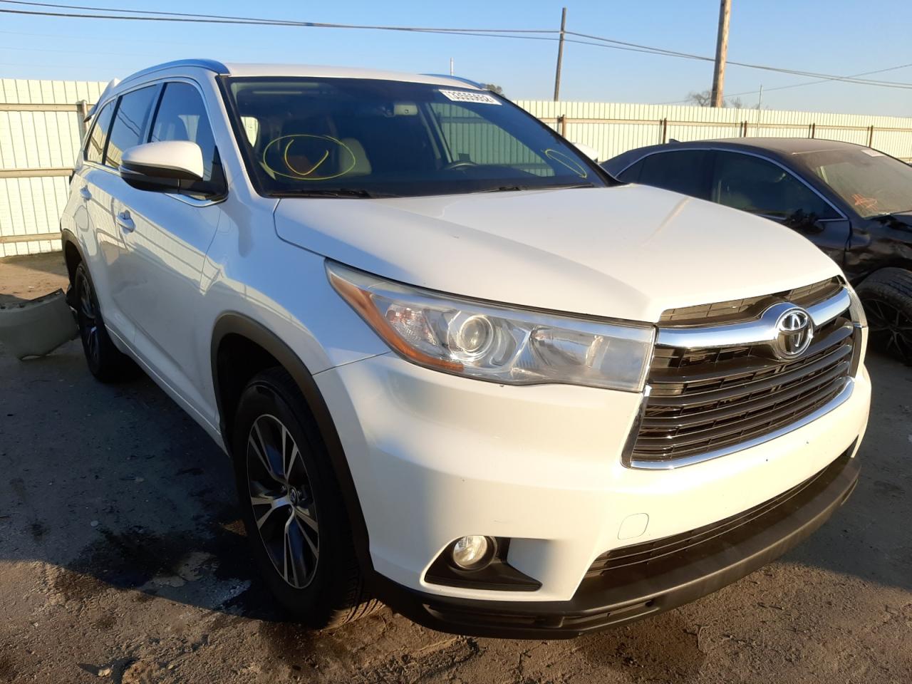 TOYOTA HIGHLANDER 2016 with VIN 5TDKKRFH8GS178136 - Photo from auction