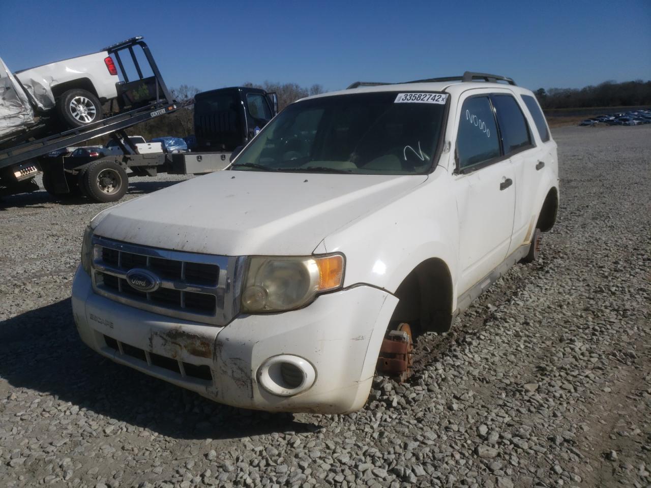 Photo 2 from auction – 2009 FORD ESCAPE XLS with VIN 1FMCU027X9KB31350