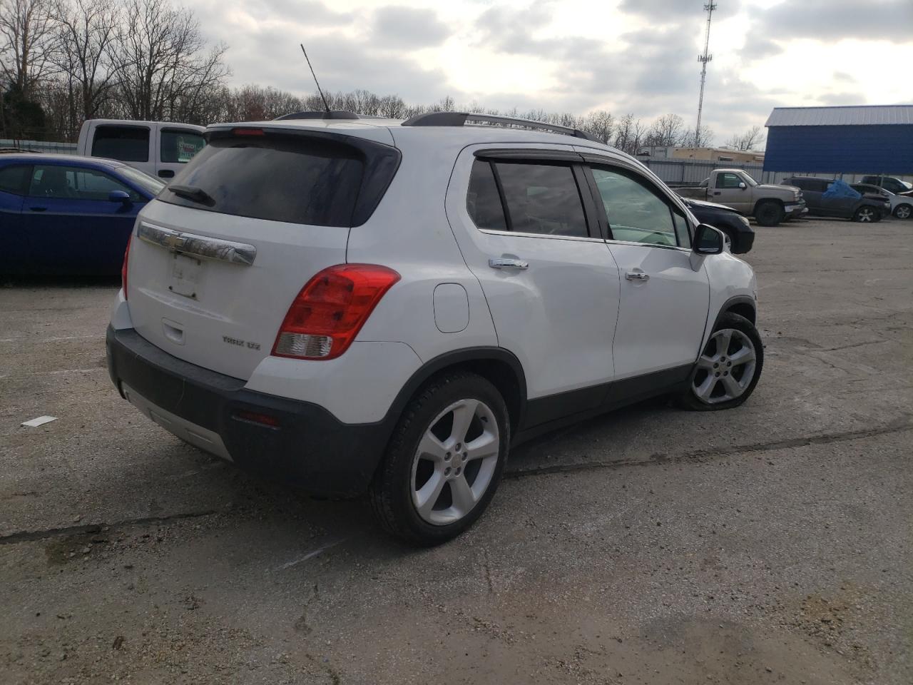 Photo 4 from auction – 2015 CHEVROLET TRAX LTZ with VIN 3GNCJNSB9FL167465
