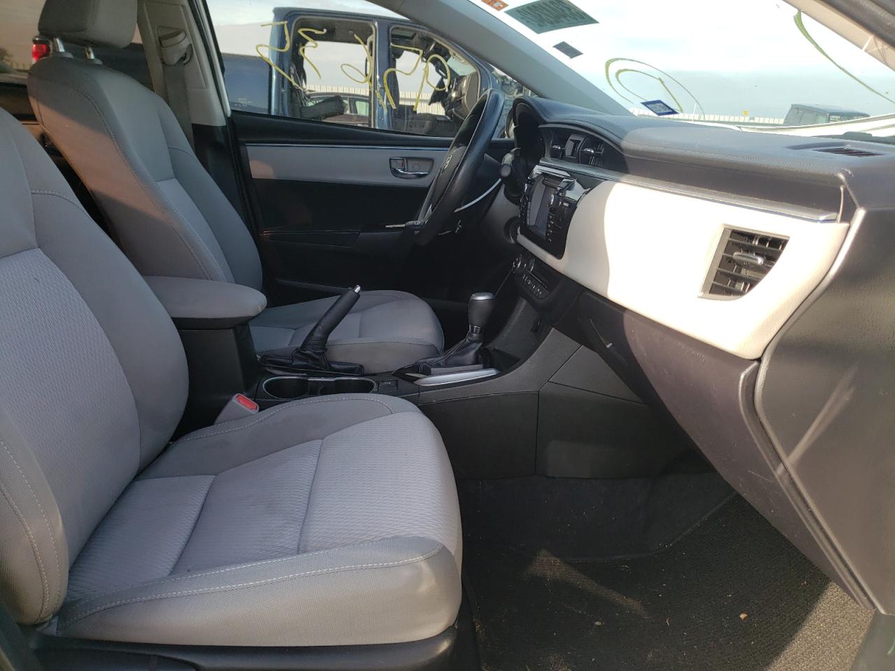 Photo 5 from auction – 2015 TOYOTA COROLLA L with VIN 5YFBURHE5FP265951