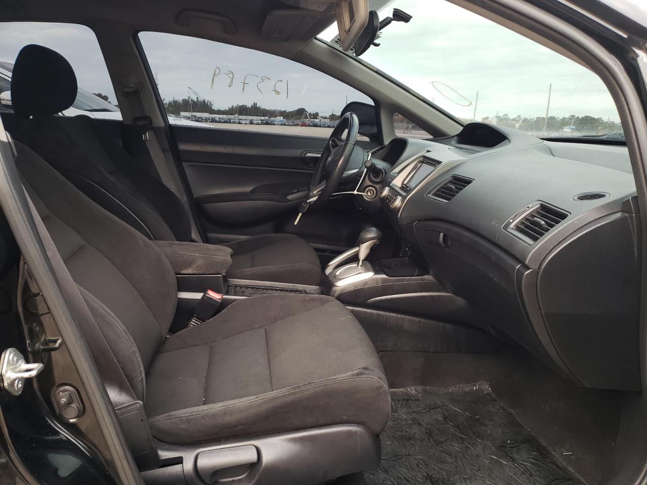 Photo 5 from auction – 2011 HONDA CIVIC LX-S with VIN 19XFA1F62BE004019