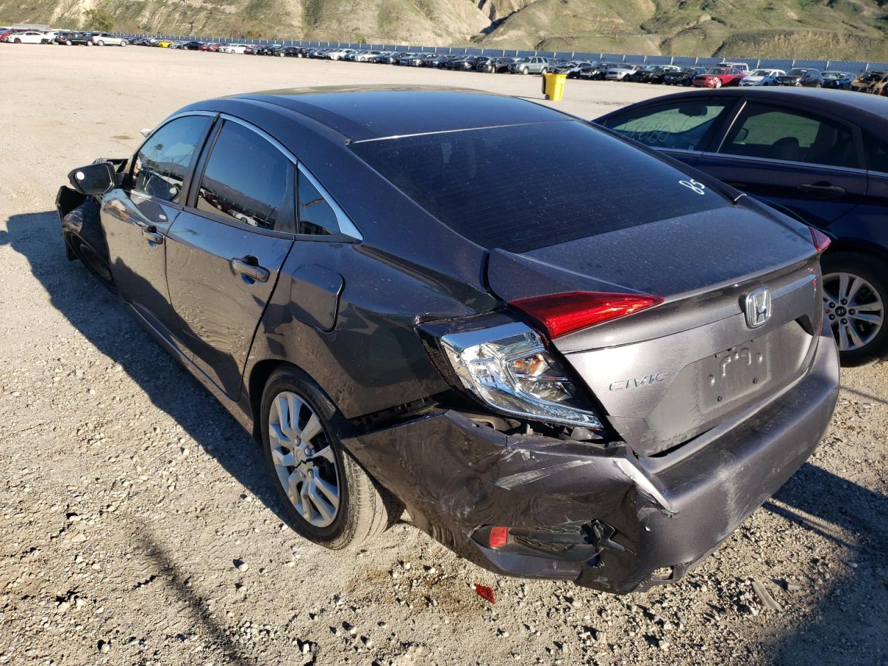 Photo 3 from auction – 2016 HONDA CIVIC LX with VIN 19XFC2F55GE243367
