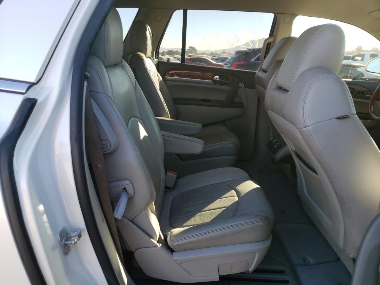 Photo 6 from auction – 2011 BUICK ENCLAVE CX with VIN 5GAKVBED4BJ395560