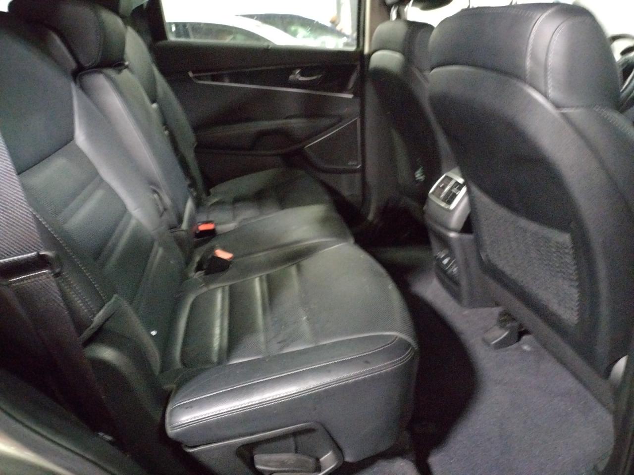 Photo 6 from auction – 2016 KIA SORENTO SX with VIN 5XYPKDA54GG151003