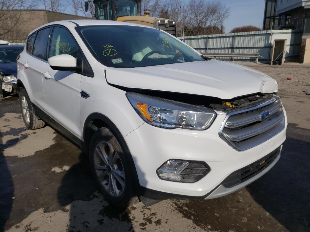 FORD ESCAPE SE 2017 with VIN 1FMCU9G96HUE83617 - Photo from auction