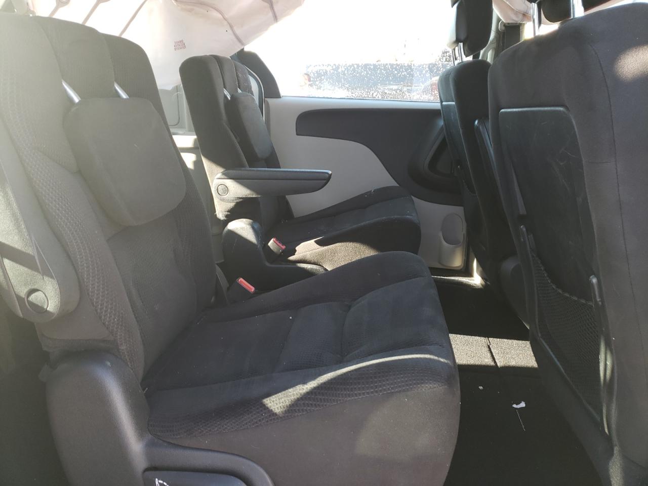 Photo 6 from auction – 2015 DODGE GRAND CARA with VIN 2C4RDGBGXFR517870