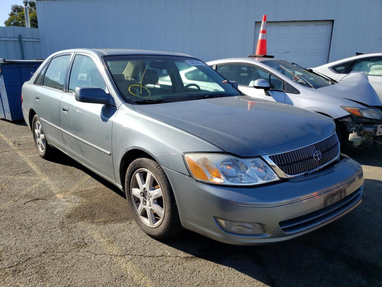TOYOTA AVALON XL 2002 with VIN 4T1BF28B62U240198 - Photo from auction