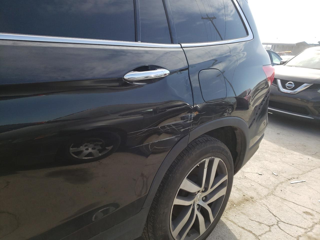 Photo 9 from auction – 2018 HONDA PILOT with VIN 5FNYF6H91JB061285