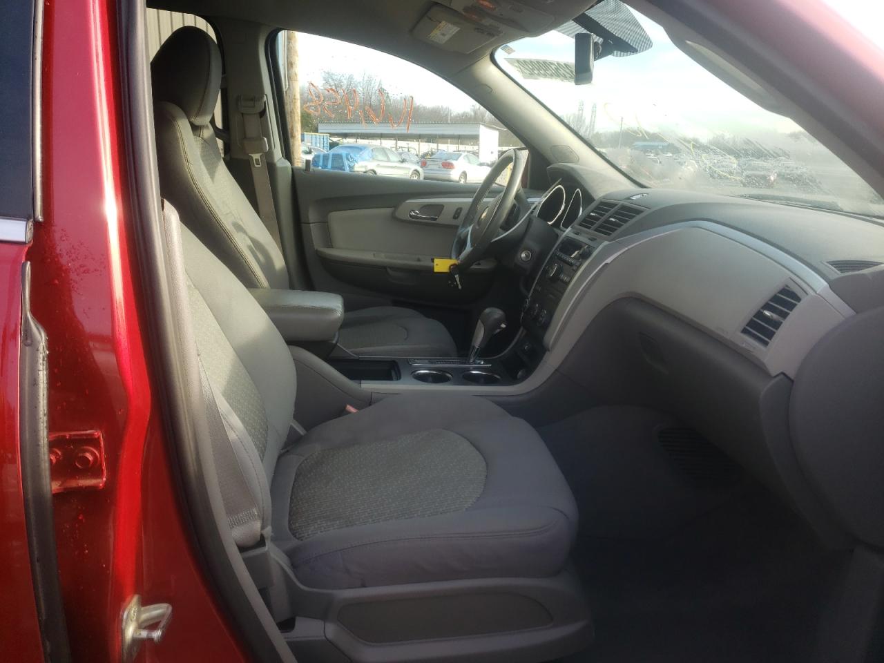 Photo 5 from auction – 2012 CHEVROLET TRAVERSE L with VIN 1GNKRGED4CJ172105
