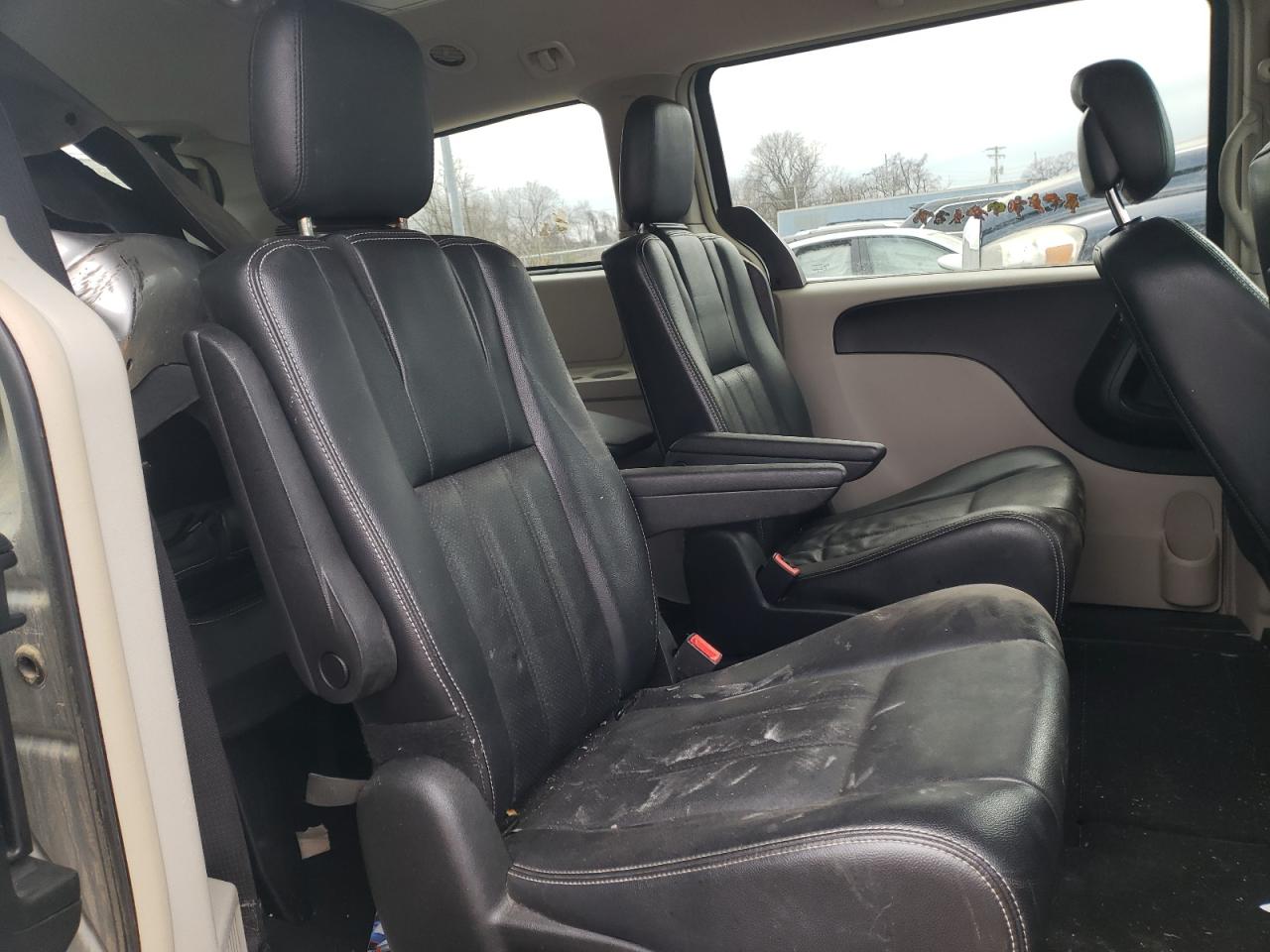 Photo 6 from auction – 2012 CHRYSLER TOWN & COU with VIN 2C4RC1BG9CR383011