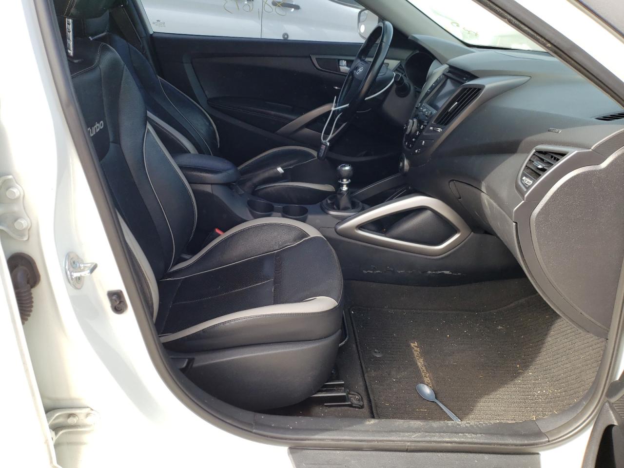 Photo 5 from auction – 2014 HYUNDAI VELOSTER T with VIN KMHTC6AE0EU191531