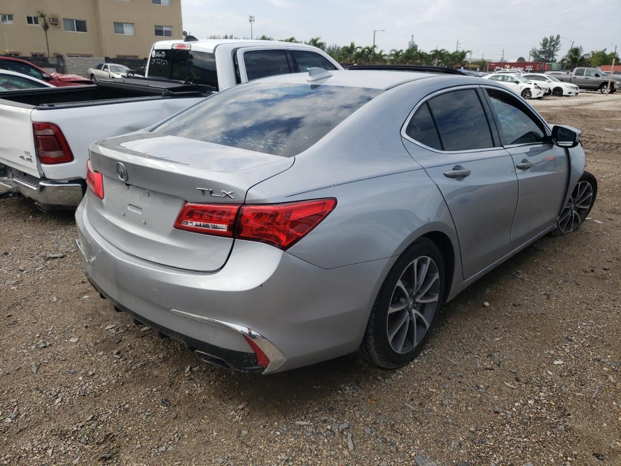 Photo 4 from auction – 2018 ACURA TLX with VIN 19UUB2F38JA008594