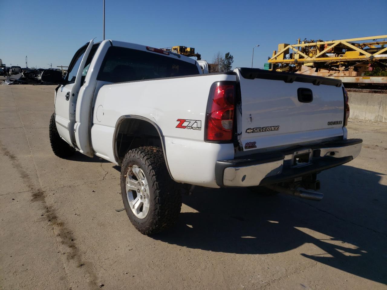 Photo 3 from auction – 2003 CHEVROLET SILVERADO with VIN 1GCEK14TX3Z122911