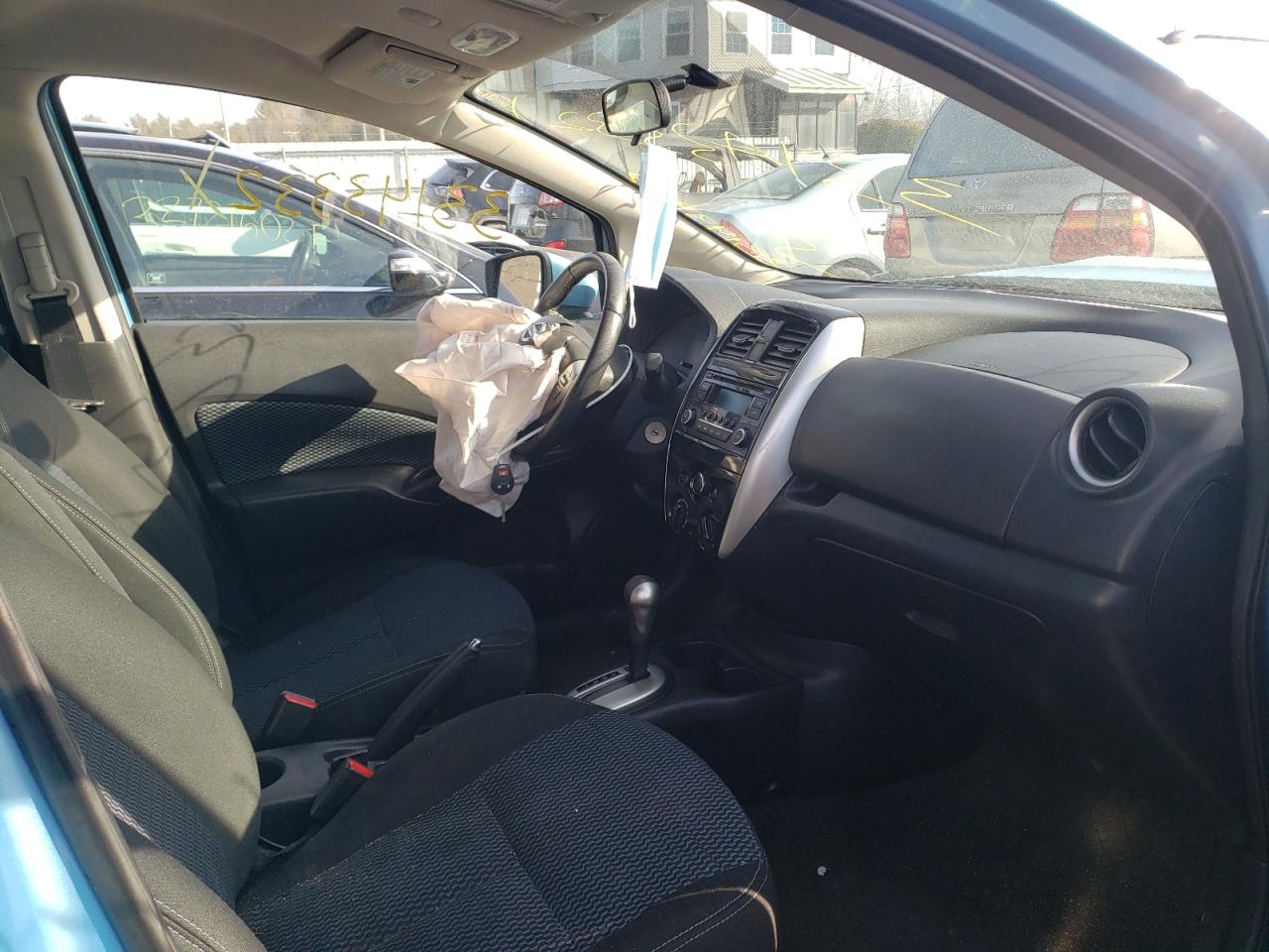Photo 5 from auction – 2015 NISSAN VERSA NOTE with VIN 3N1CE2CP9FL403363