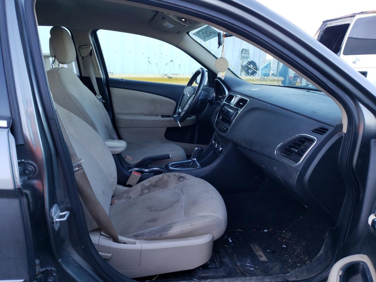 Photo 5 from auction – 2012 CHRYSLER 200 TOURIN with VIN 1C3CCBBB5CN199802