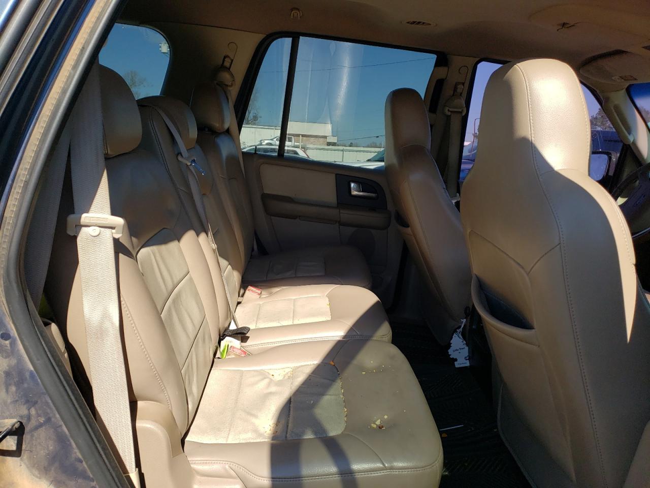 Photo 6 from auction – 2004 FORD EXPEDITION with VIN 1FMPU17L24LB38552