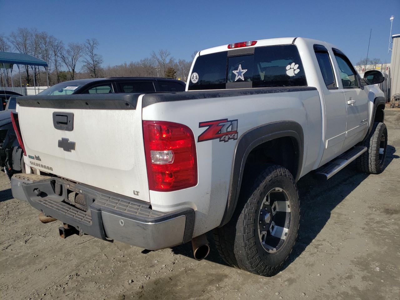 Photo 4 from auction – 2011 CHEVROLET SILVERADO with VIN 1GCRKSE30BZ105166