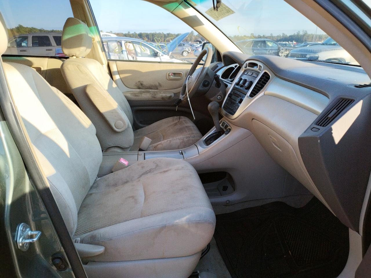 Photo 5 from auction – 2004 TOYOTA HIGHLANDER with VIN JTEDD21A540090286