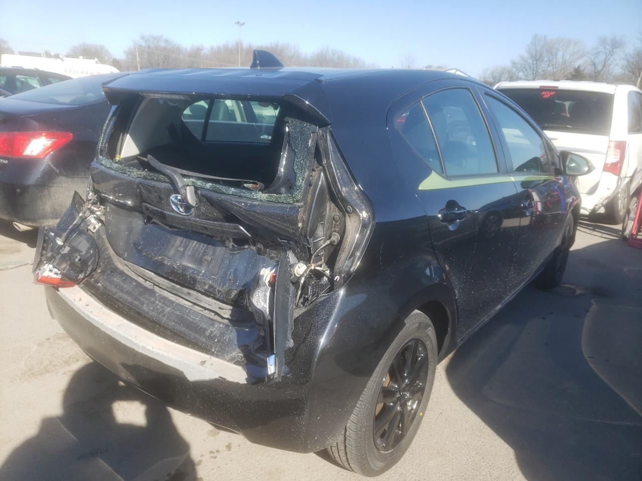 Photo 4 from auction – 2016 TOYOTA PRIUS C with VIN JTDKDTB35G1115770
