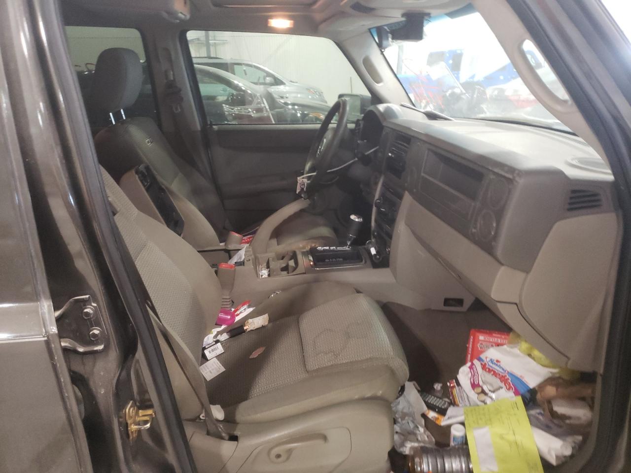 Photo 5 from auction – 2006 JEEP COMMANDER with VIN 1J8HH48K36C349341