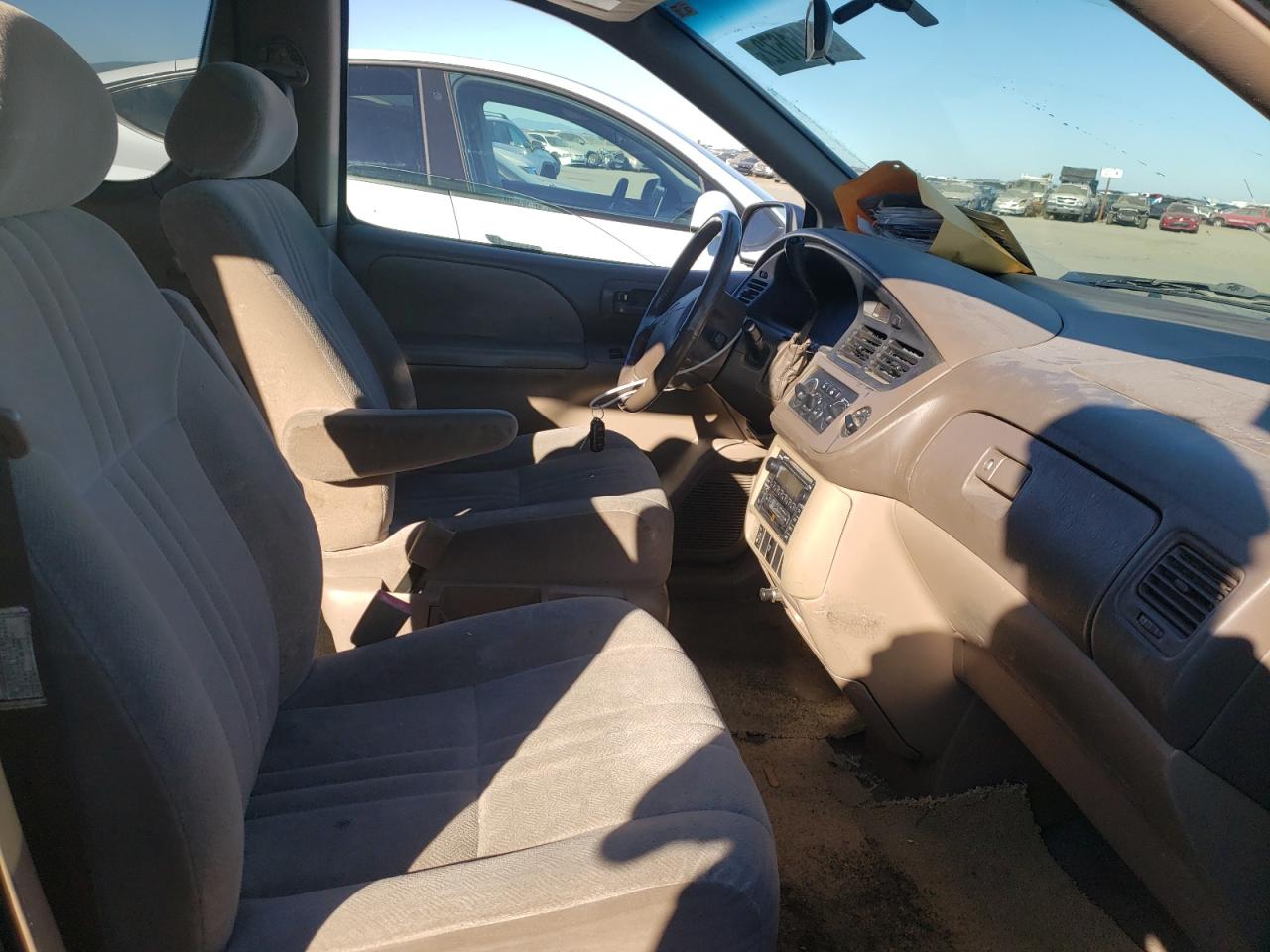 Photo 5 from auction – 2003 TOYOTA SIENNA LE with VIN 4T3ZF13C23U514000