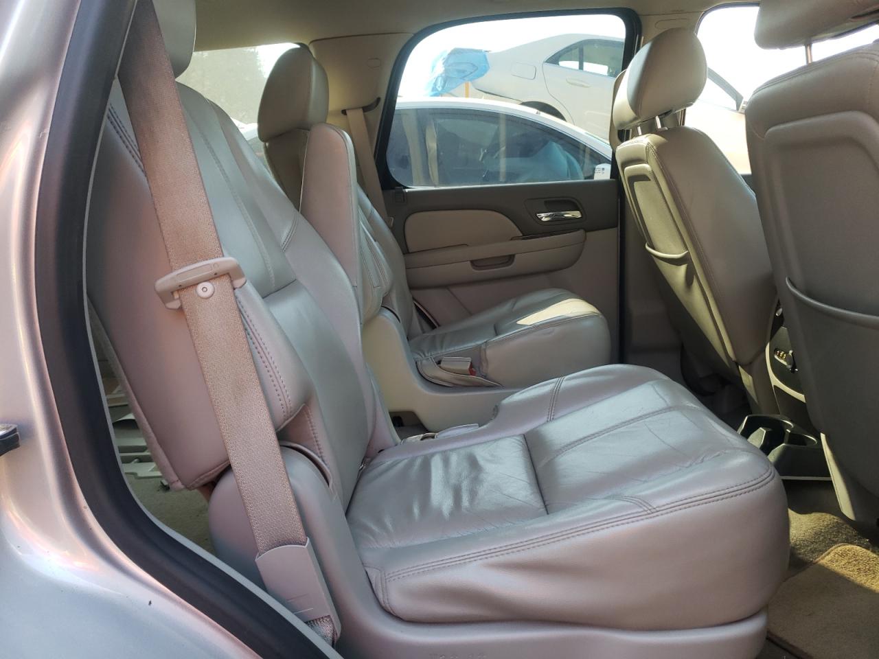 Photo 6 from auction – 2011 CHEVROLET TAHOE C150 with VIN 1GNSCBE05BR325446