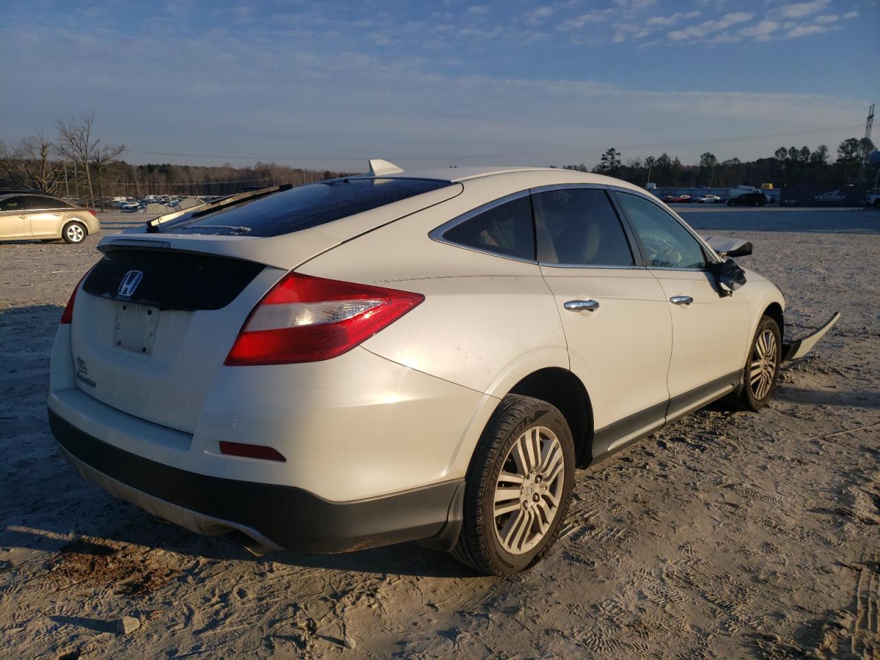 Photo 4 from auction – 2015 HONDA CROSSTOUR with VIN 5J6TF3H58FL000178