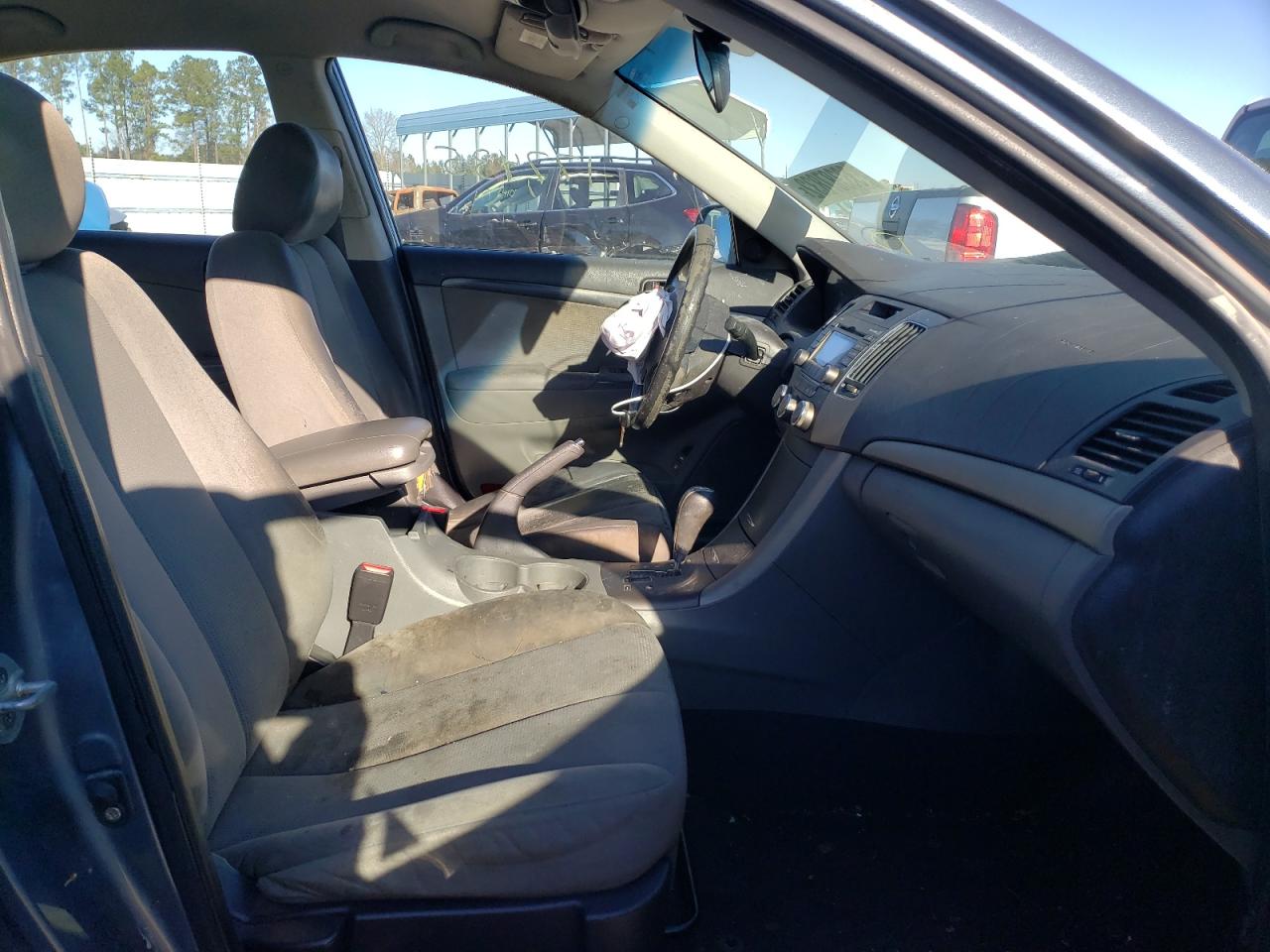 Photo 5 from auction – 2009 HYUNDAI SONATA GLS with VIN 5NPET46C69H524971