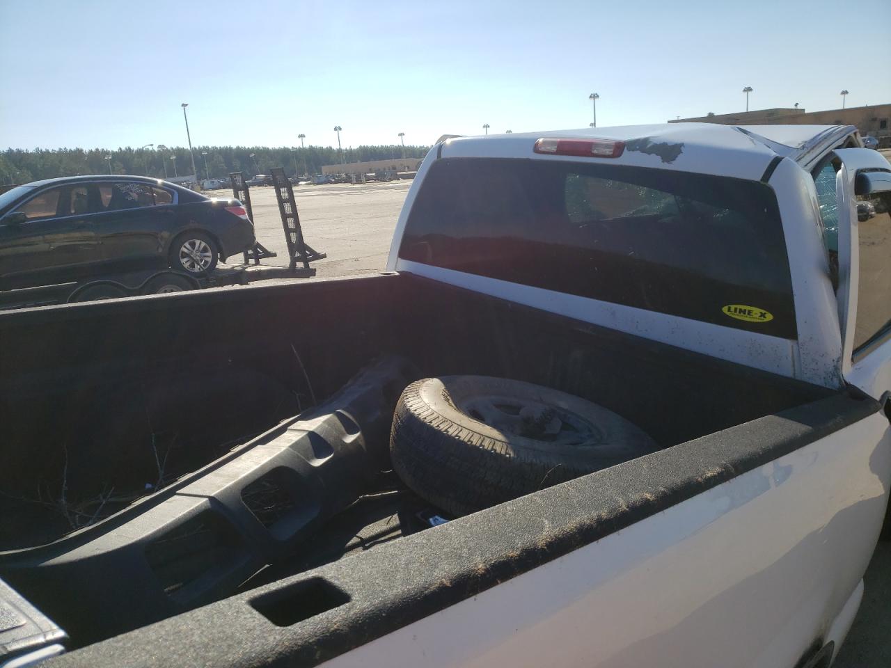 Photo 6 from auction – 2003 CHEVROLET SILVERADO with VIN 1GCEK14TX3Z122911
