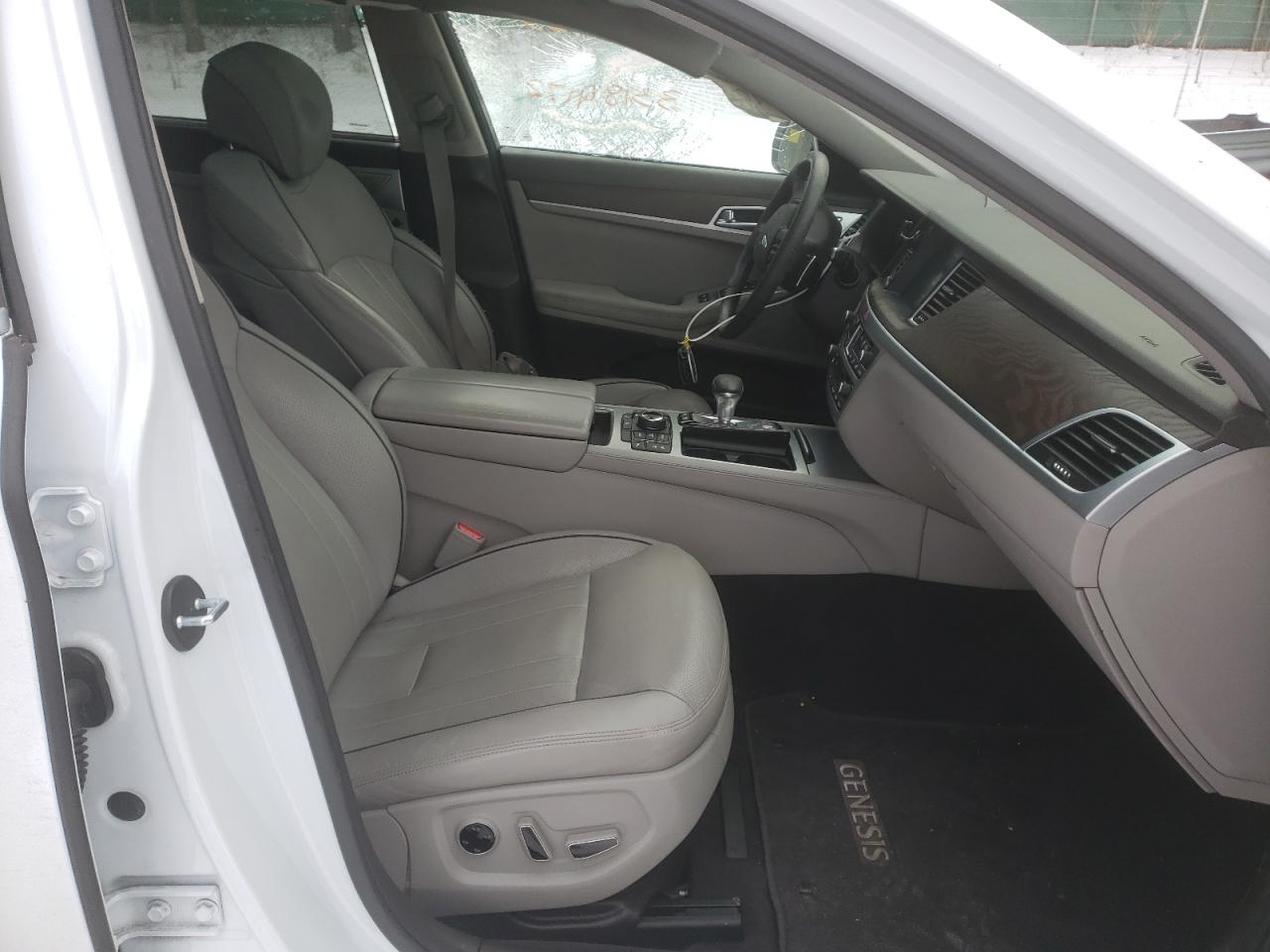 Photo 5 from auction – 2018 GENESIS G80 BASE with VIN KMHGN4JE0JU256372