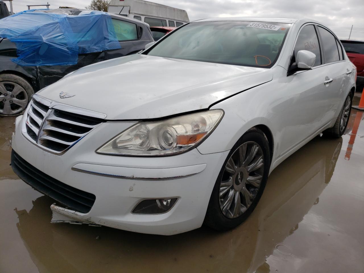Photo 2 from auction – 2011 HYUNDAI GENESIS 3. with VIN KMHGC4DE7BU143313