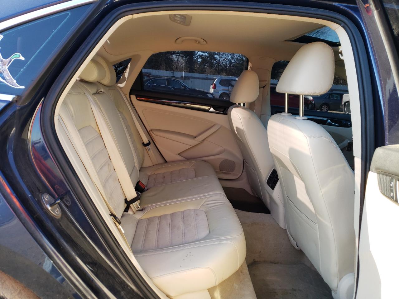 Photo 6 from auction – 2014 VOLKSWAGEN PASSAT SEL with VIN 1VWCN7A3XEC081771