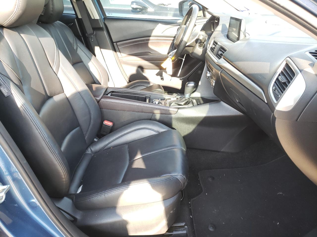Photo 5 from auction – 2018 MAZDA 3 TOURING with VIN 3MZBN1V36JM214893