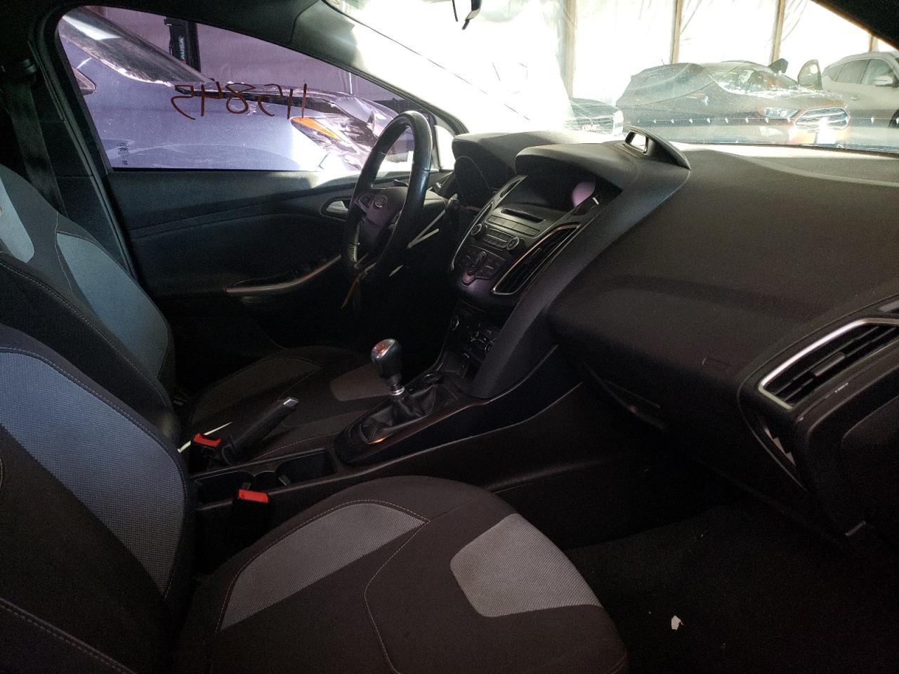 Photo 5 from auction – 2017 FORD FOCUS ST with VIN 1FADP3L94HL263472