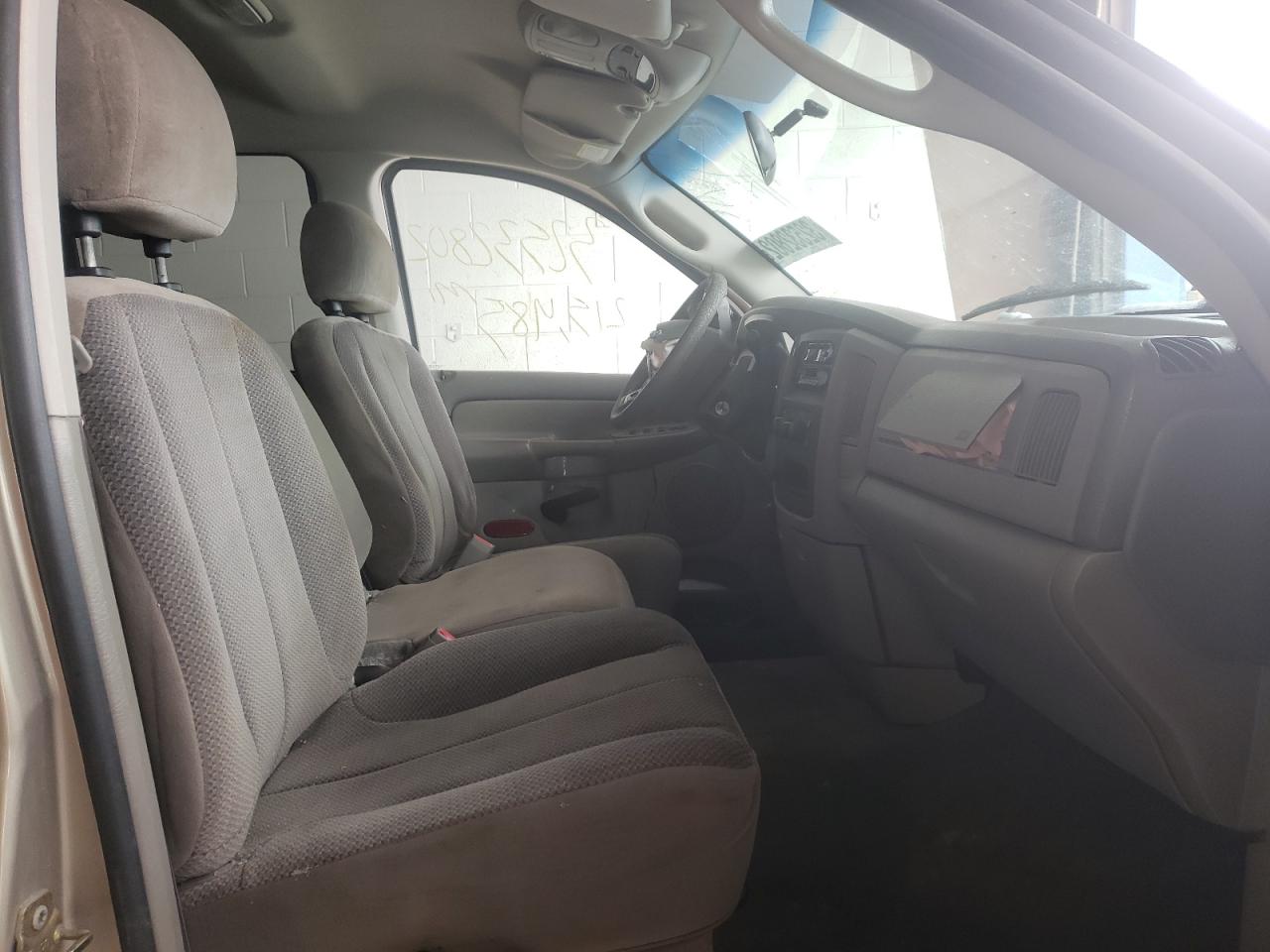 Photo 5 from auction – 2004 DODGE RAM 1500 S with VIN 1D7HU18D34S540091
