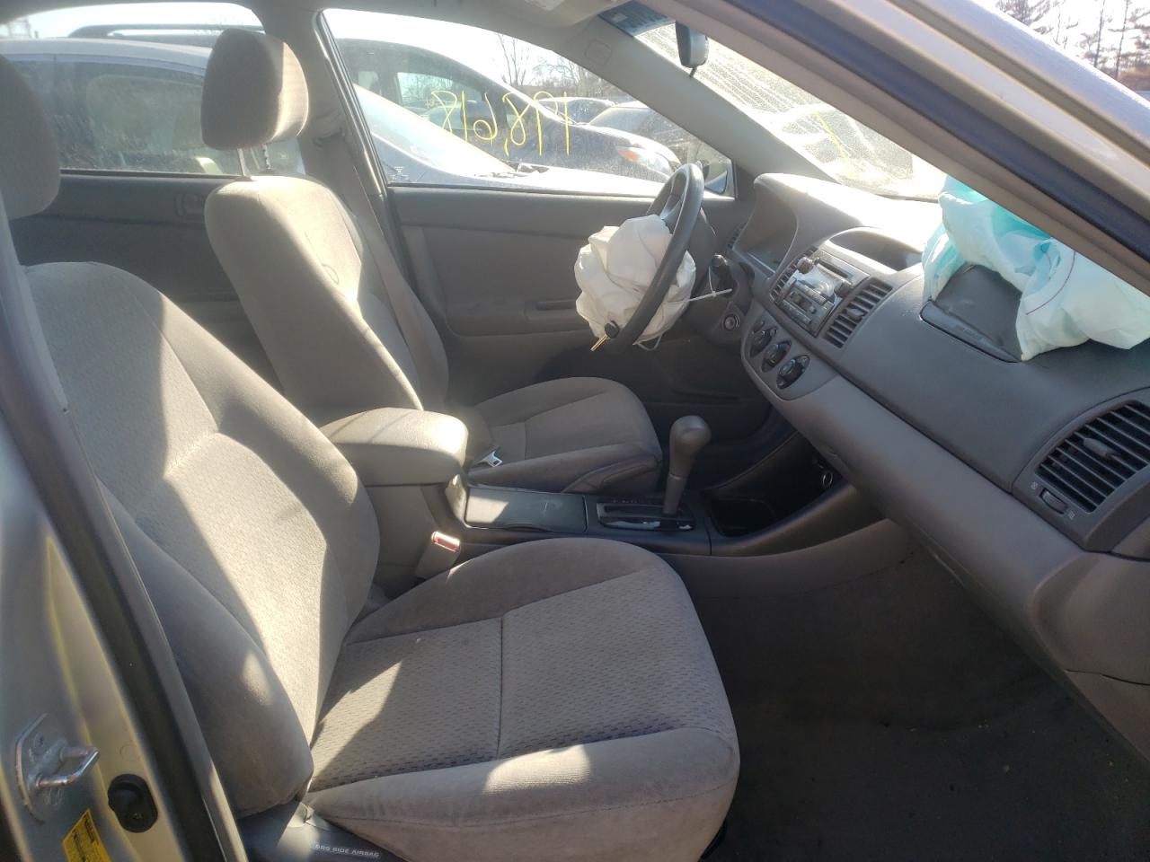 Photo 5 from auction – 2003 TOYOTA CAMRY LE with VIN 4T1BE30K83U142845