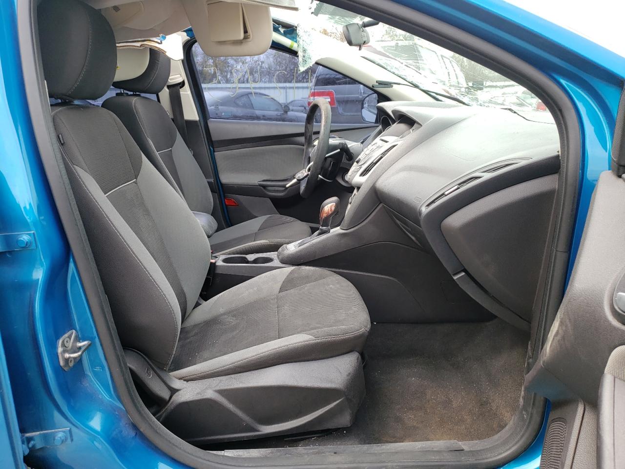 Photo 5 from auction – 2013 FORD FOCUS SE with VIN 1FADP3F23DL351826