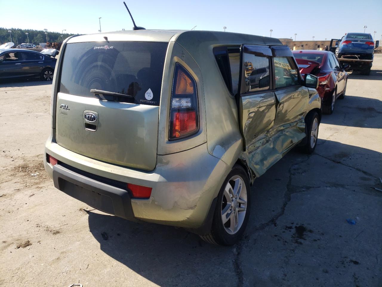 Photo 4 from auction – 2010 KIA SOUL + with VIN KNDJT2A27A7176642