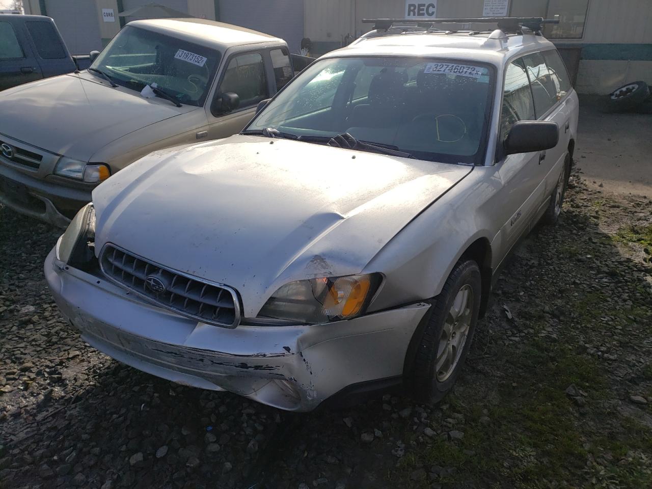 Photo 2 from auction – 2004 SUBARU LEGACY OUT with VIN 4S3BH675X46640726