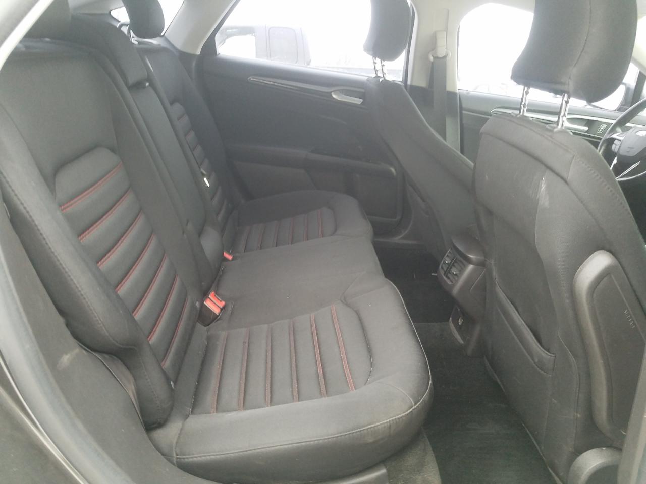 Photo 6 from auction – 2016 FORD FUSION SE with VIN 3FA6P0H71GR199096