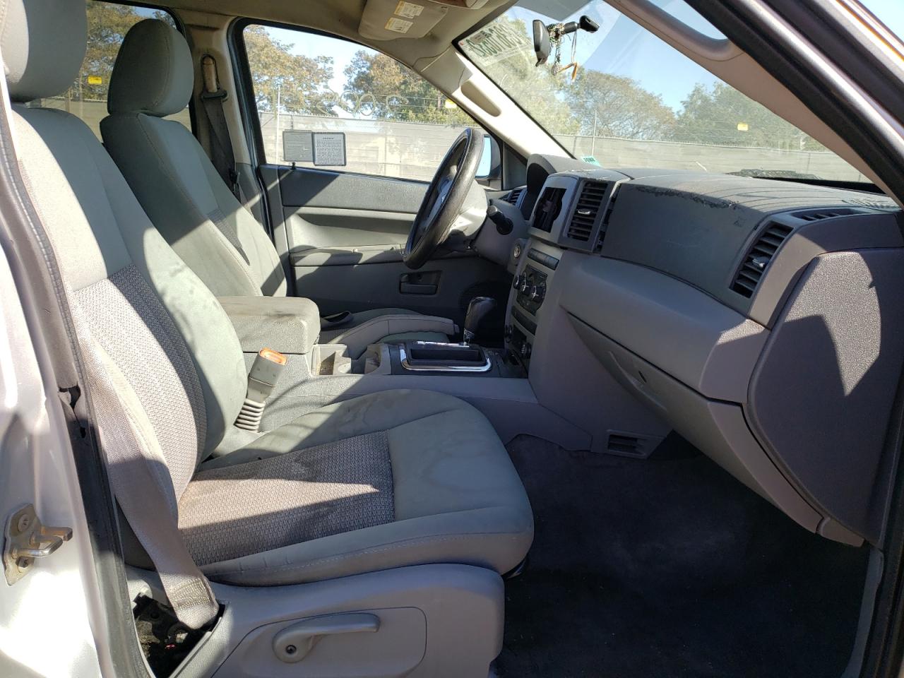 Photo 5 from auction – 2007 JEEP GRAND CHER with VIN 1J8GS48KX7C597763