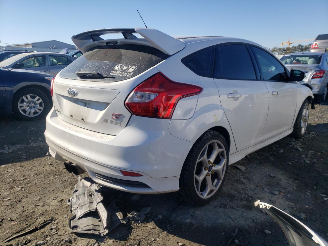 Photo 4 from auction – 2013 FORD FOCUS ST with VIN 1FADP3L90DL135577