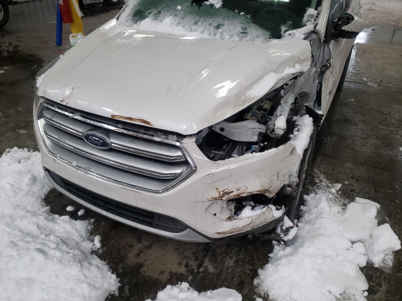 Photo 10 from auction – 2017 FORD ESCAPE SE with VIN 1FMCU0GD3HUC21019