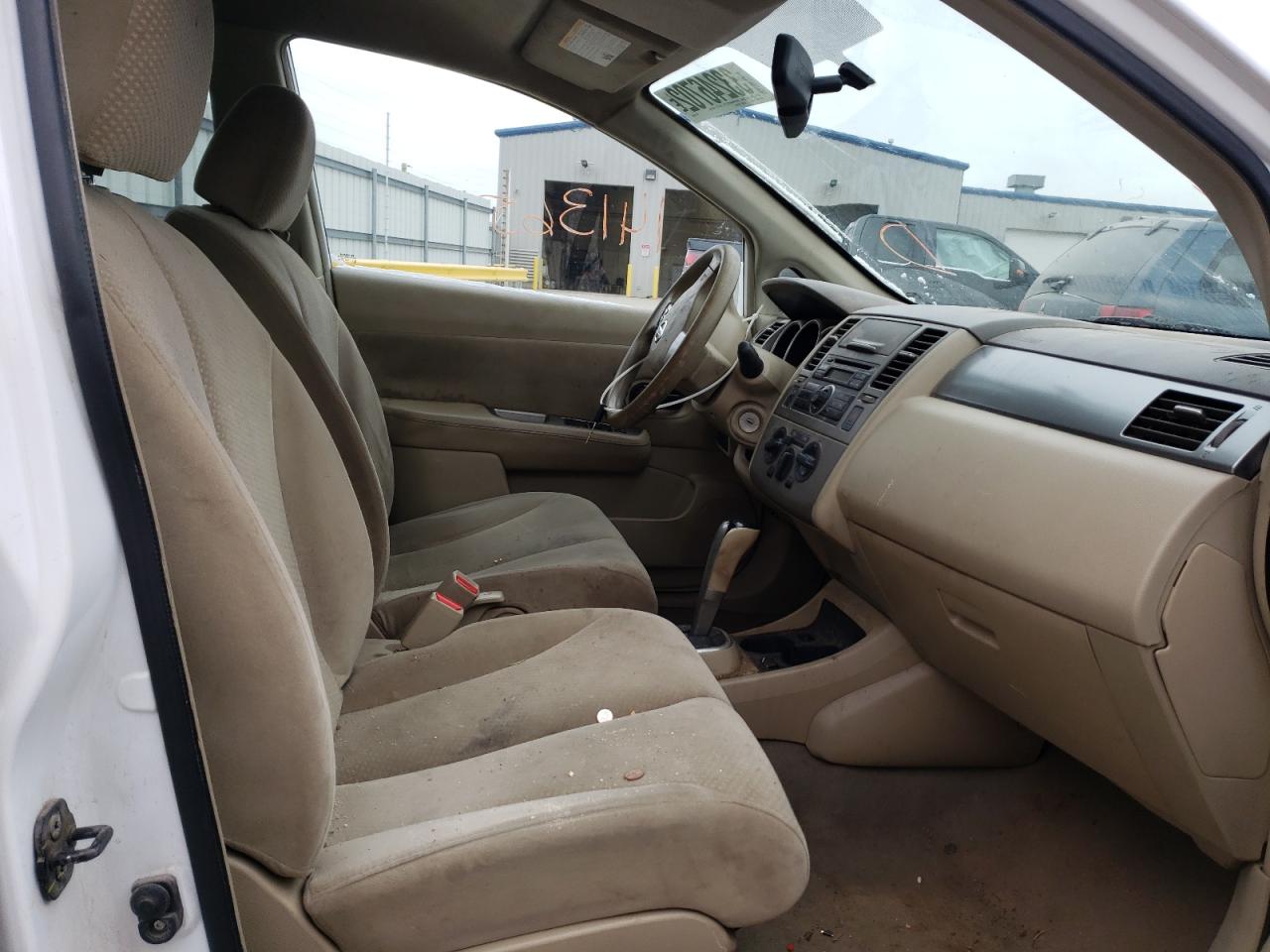 Photo 5 from auction – 2011 NISSAN VERSA S with VIN 3N1BC1CP3BL358927
