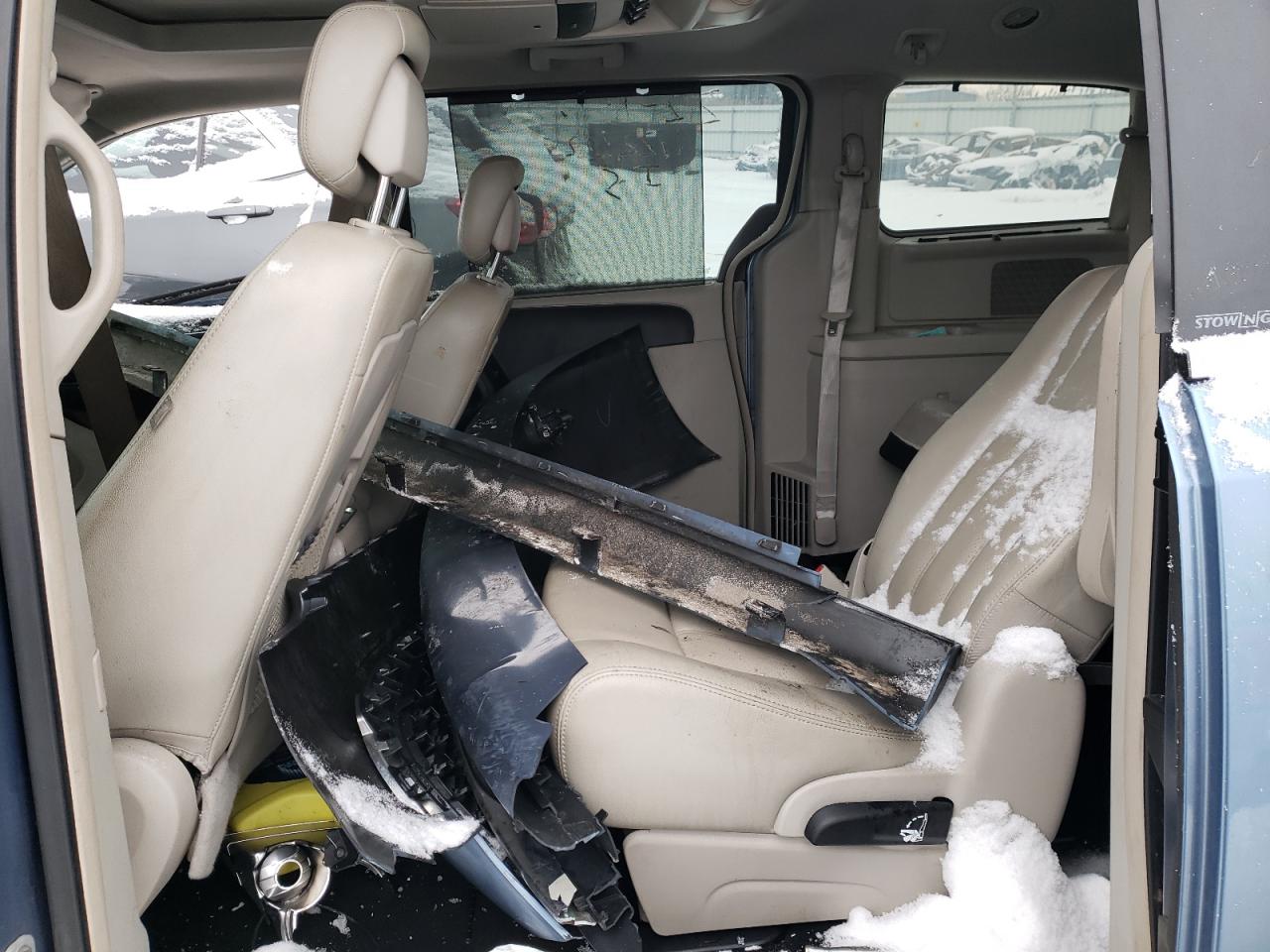 Photo 6 from auction – 2012 CHRYSLER TOWN & COU with VIN 2C4RC1CG8CR175071