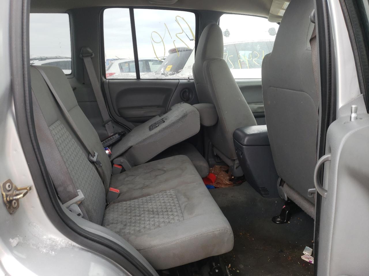 Photo 6 from auction – 2005 JEEP LIBERTY SP with VIN 1J4GL48K45W506903