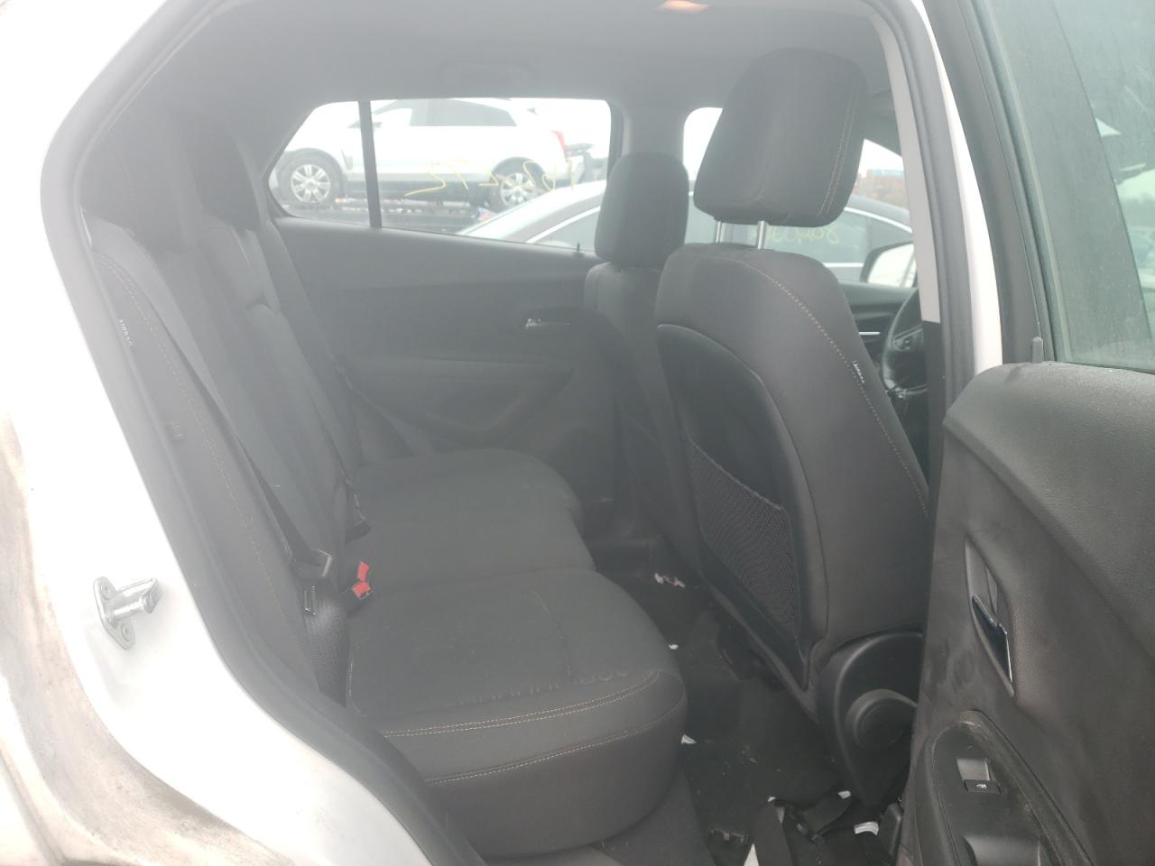 Photo 6 from auction – 2017 CHEVROLET TRAX LS with VIN 3GNCJNSBXHL272258