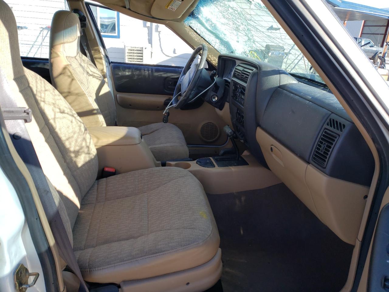 Photo 5 from auction – 2001 JEEP CHEROKEE S with VIN 1J4FF48S31L593580